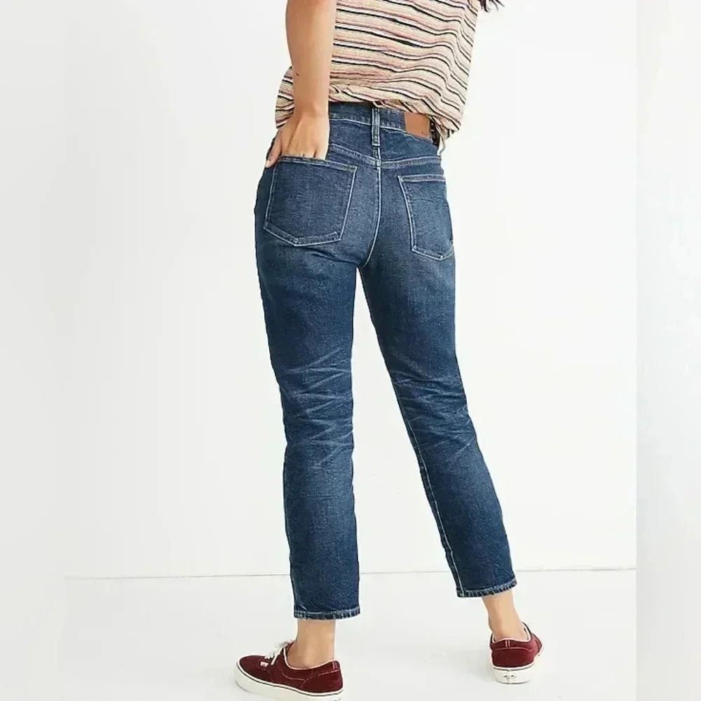 The Perfect Vintage Jean in Clearview Wash: Button-Front Comfort Stretch Edition - Picture 12 of 15